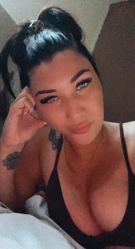 Foto di nudo di fuga di OnlyFans di S