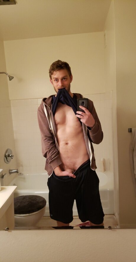 Foto di nudo di fuga di OnlyFans di Vvthompson