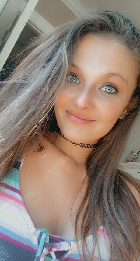 Foto di nudo di fuga di OnlyFans di Ashley Hettrick