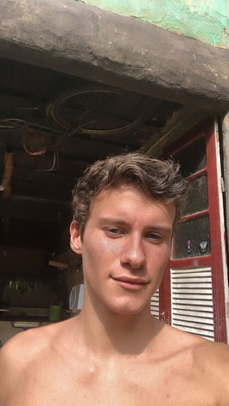 Foto di nudo di fuga di OnlyFans di Cau