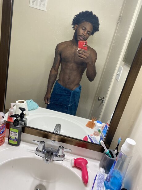 Foto di nudo di fuga di OnlyFans di Bddee
