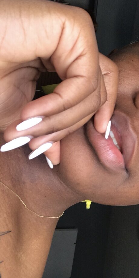 Foto di nudo di fuga di OnlyFans di Imanisummer