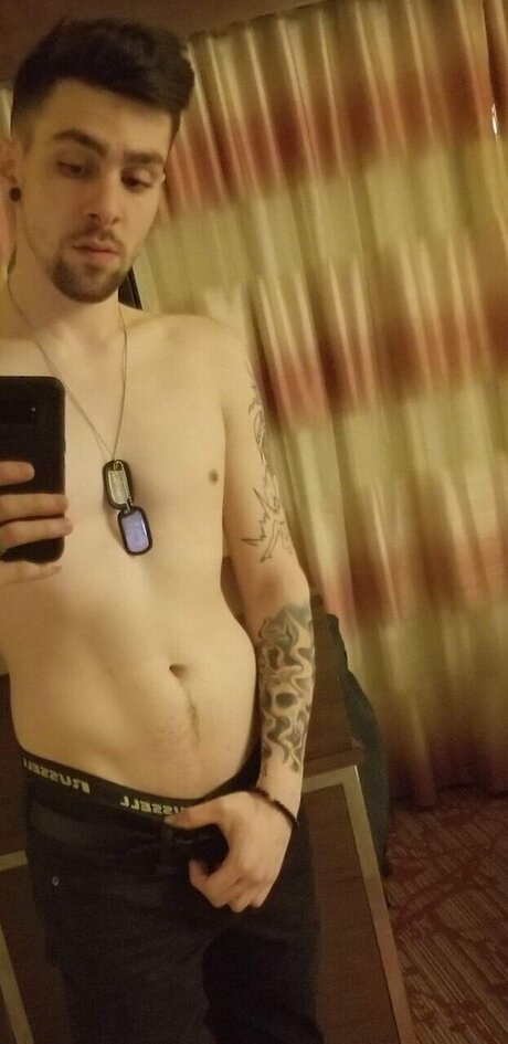 Foto di nudo di fuga di OnlyFans di Invictus