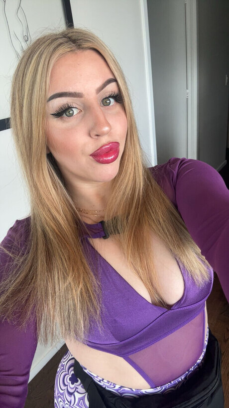 Foto di nudo di fuga di OnlyFans di Lily