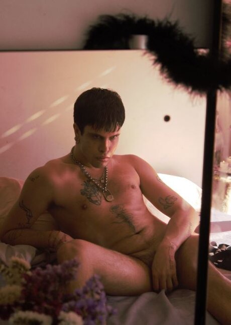 Foto di nudo di fuga di OnlyFans di Ap0l0ni0