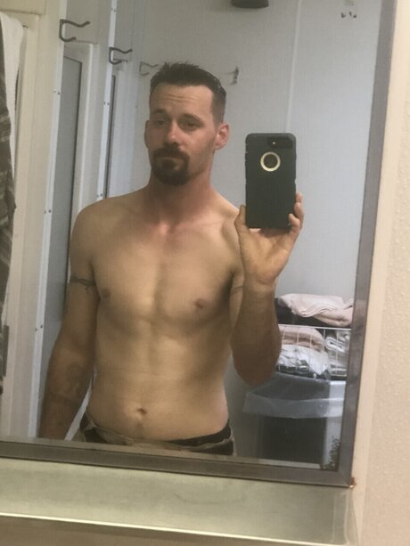 Foto di nudo di fuga di OnlyFans di Trey Manuel