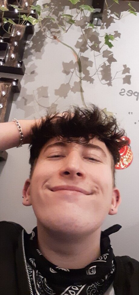 Foto di nudo di fuga di OnlyFans di Frank Howard