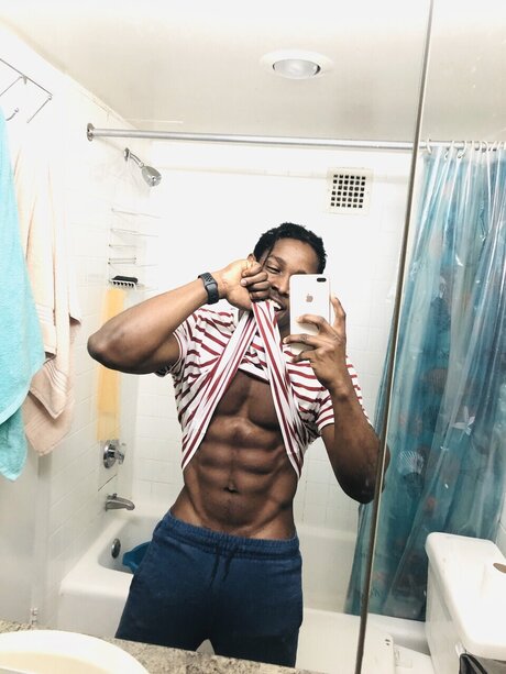 Foto di nudo di fuga di OnlyFans di Colinsydney