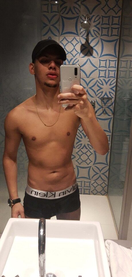 Foto di nudo di fuga di OnlyFans di Eduardo Lima