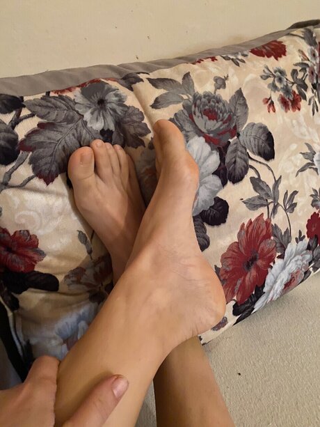 Foto di nudo di fuga di OnlyFans di Yours Elena