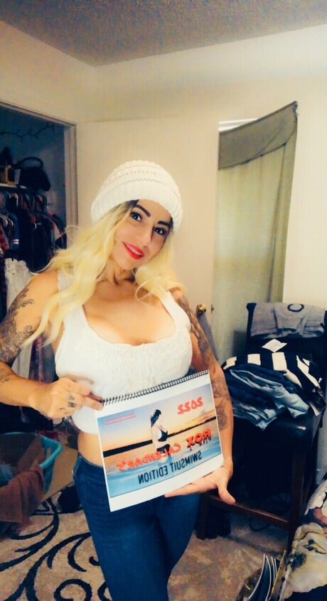 Foto di nudo di fuga di OnlyFans di Roxanne Saldana