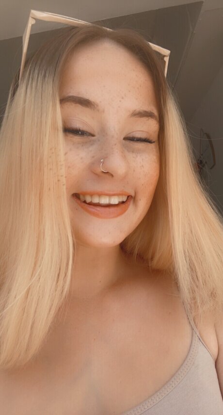 Foto di nudo di fuga di OnlyFans di Ellie