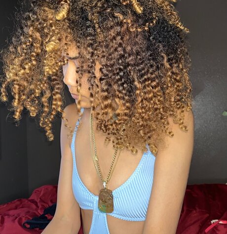 Foto di nudo di fuga di OnlyFans di Flower Kalayaha