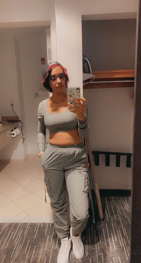Foto di nudo di fuga di OnlyFans di Jadee