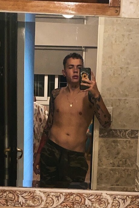 Foto di nudo di fuga di OnlyFans di Ss