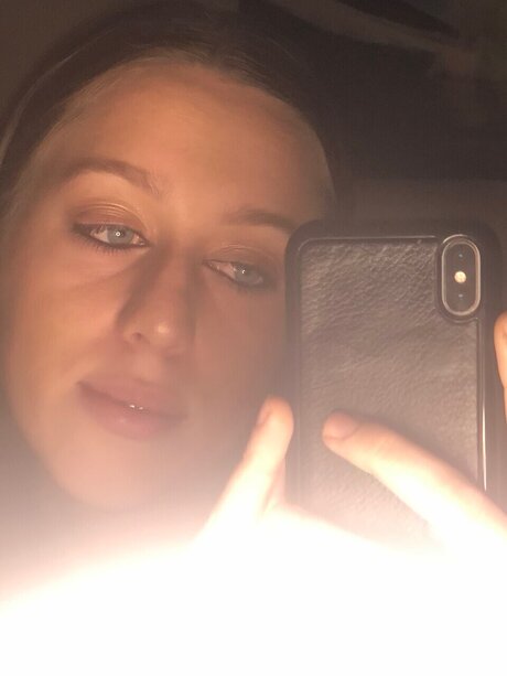 Foto di nudo di fuga di OnlyFans di Ellie
