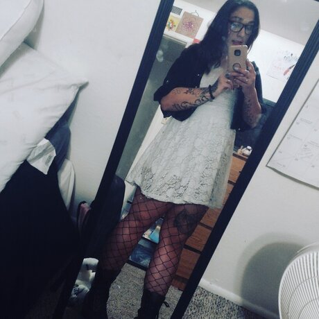 Foto di nudo di fuga di OnlyFans di Beezzy