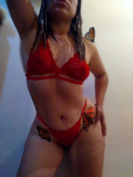 Foto di nudo di fuga di OnlyFans di Floraflorflo