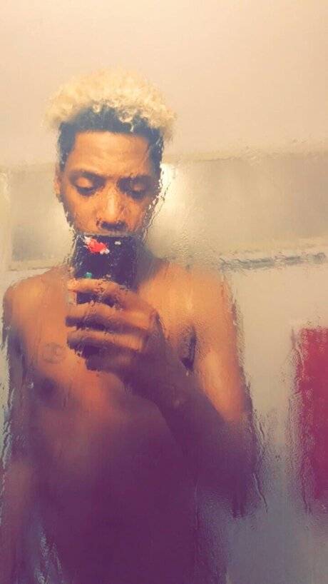 Foto di nudo di fuga di OnlyFans di What Pulls My Feet