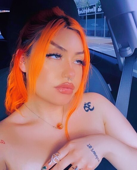 Foto di nudo di fuga di OnlyFans di Selenaspinzzz