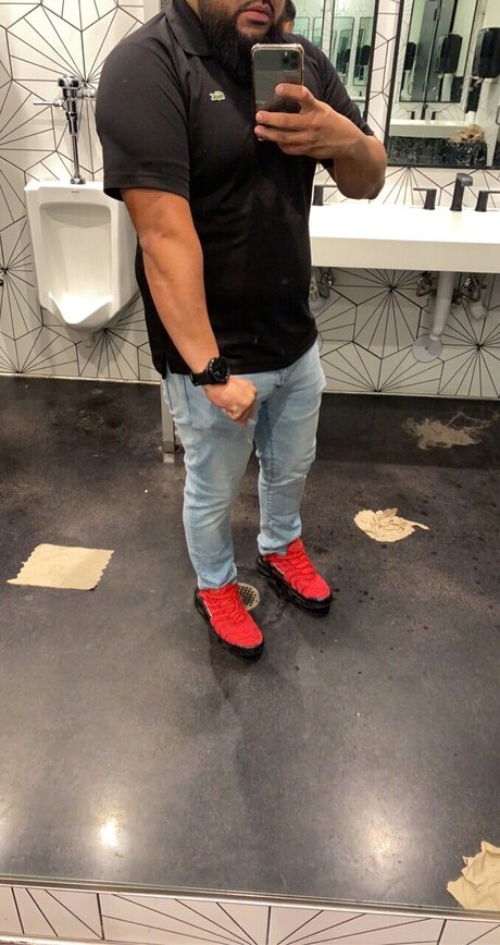Foto di nudo di fuga di OnlyFans di Omar
