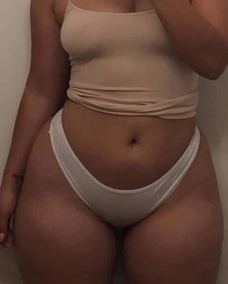 Foto di nudo di fuga di OnlyFans di Melissa Leandra