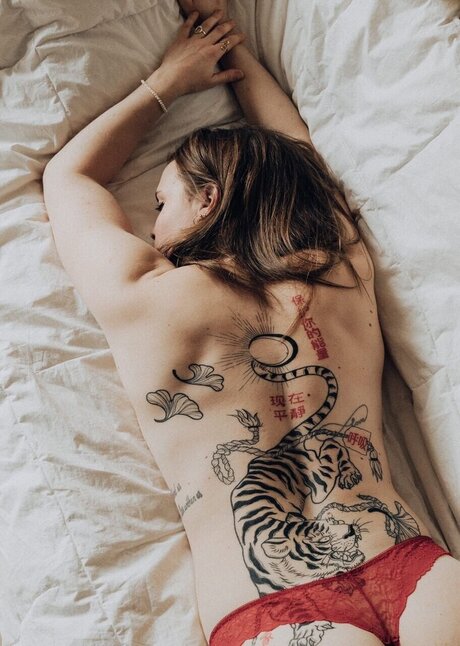 Foto di nudo di fuga di OnlyFans di Nanna
