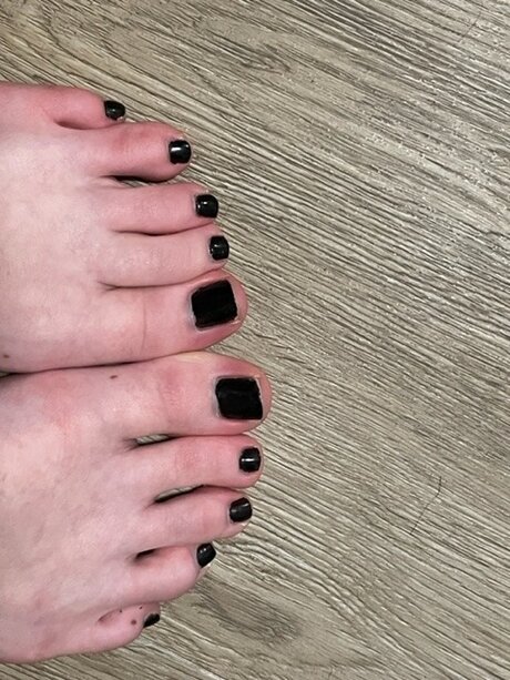 Foto di nudo di fuga di OnlyFans di Anonymous Feet Girl