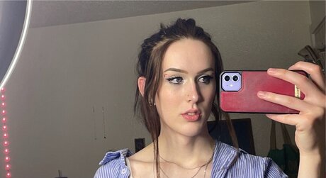 Foto di nudo di fuga di OnlyFans di Lizzy