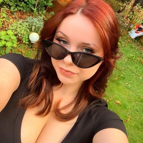 Foto di nudo di fuga di OnlyFans di Minaluisemariee