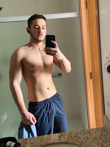 Foto di nudo di fuga di OnlyFans di Leandro Monteiro