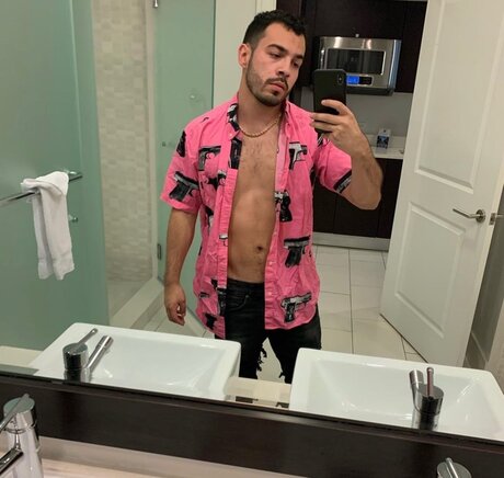 Foto di nudo di fuga di OnlyFans di Browneyeswhitecock