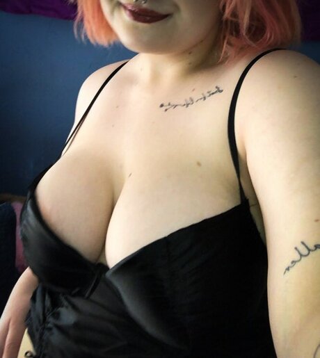Foto di nudo di fuga di OnlyFans di Violetleah666