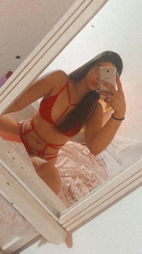 Foto di nudo di fuga di OnlyFans di Milagros Belen
