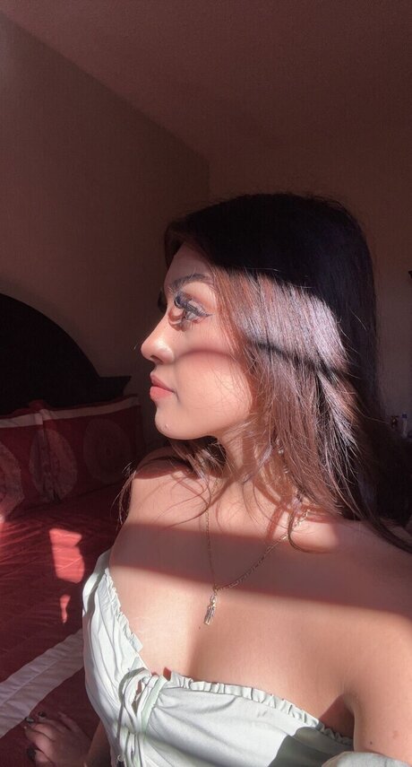 Foto di nudo di fuga di OnlyFans di Liliana 