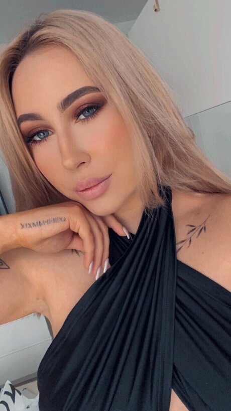Foto di nudo di fuga di OnlyFans di Liliana