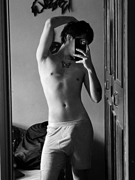 Foto di nudo di fuga di OnlyFans di Michel Flores