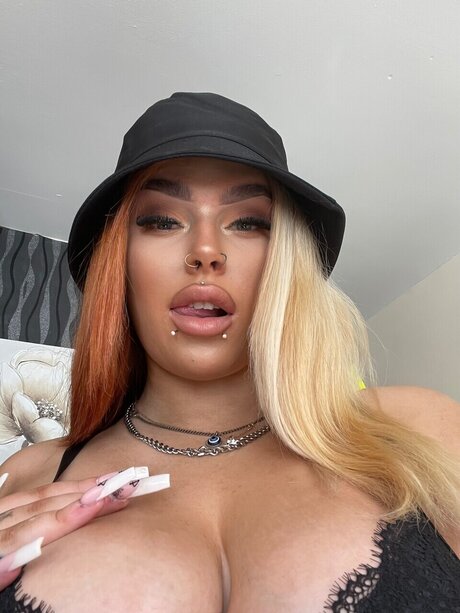 Foto di nudo di fuga di OnlyFans di Kayla