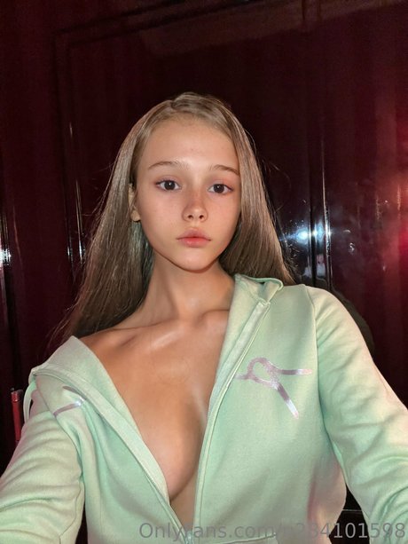 Foto di nudo di fuga di OnlyFans di Ariana Greene