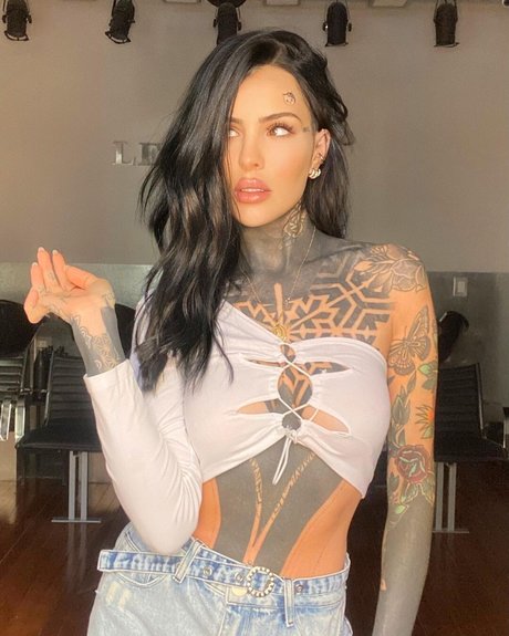 Foto di nudo di fuga di OnlyFans di Candelaria Tinelli
