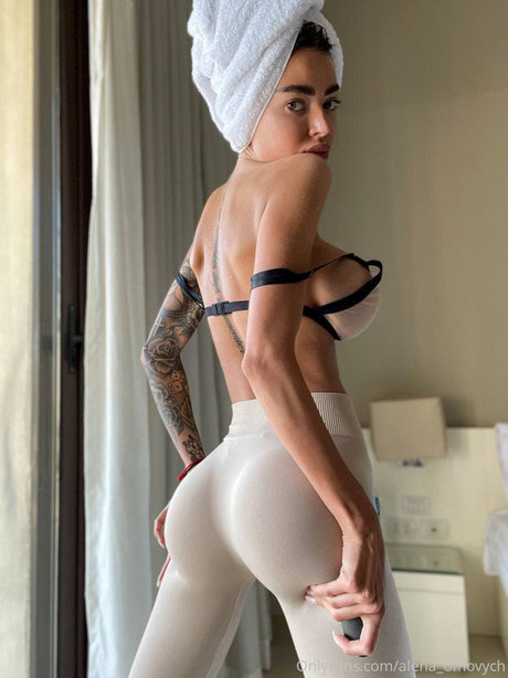 Alena Omovych