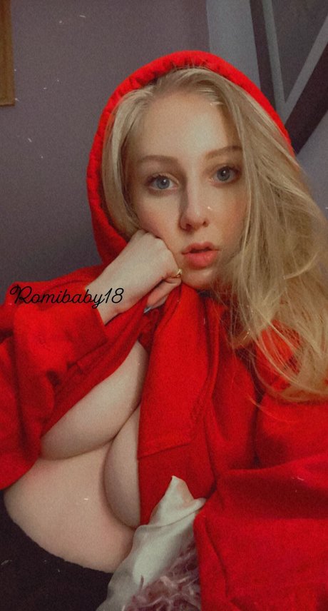 Foto di nudo di fuga di OnlyFans di Romibaby18