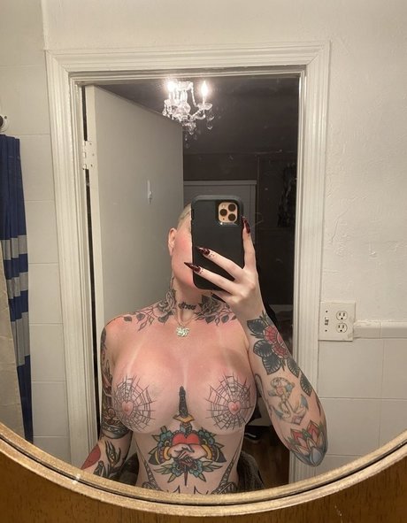 Foto di nudo di fuga di OnlyFans di Embodoe