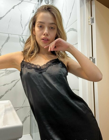 Foto di nudo di fuga di OnlyFans di Molly Evans
