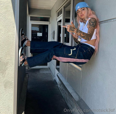 Foto di nudo di fuga di OnlyFans di Notsick3
