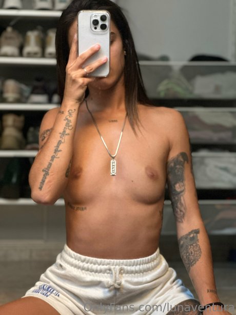 Foto di nudo di fuga di OnlyFans di Littlemowgli