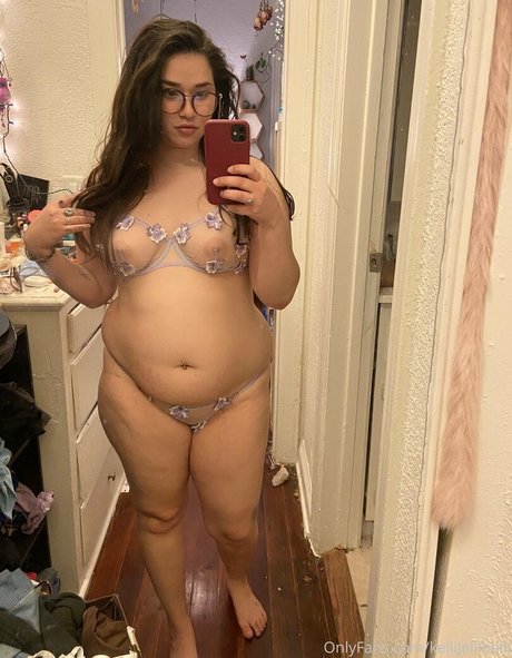 Foto di nudo di fuga di OnlyFans di Kellijellibelli