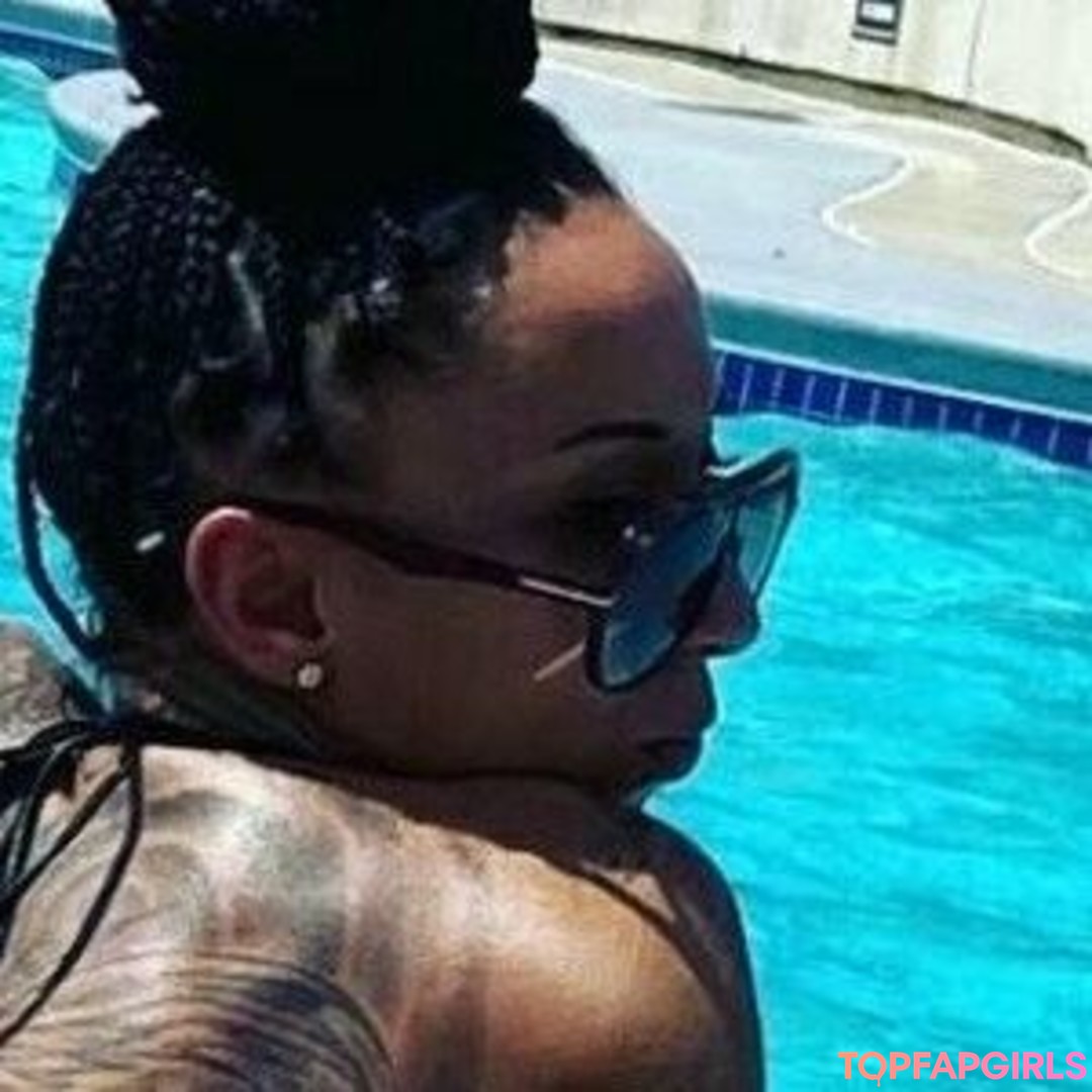 Foto di nudo di fuga di OnlyFans di Bella Bellz #1386