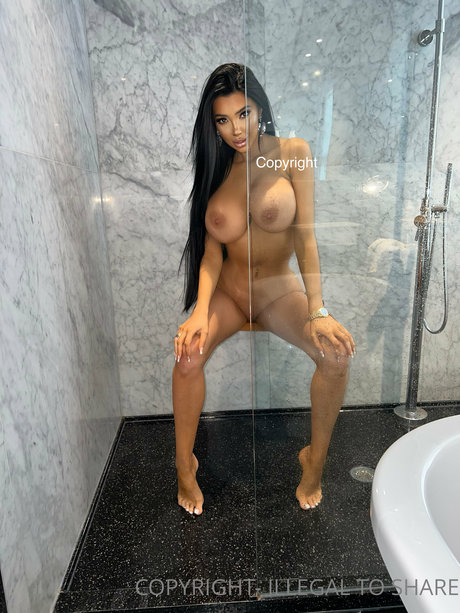 Chloe Khan