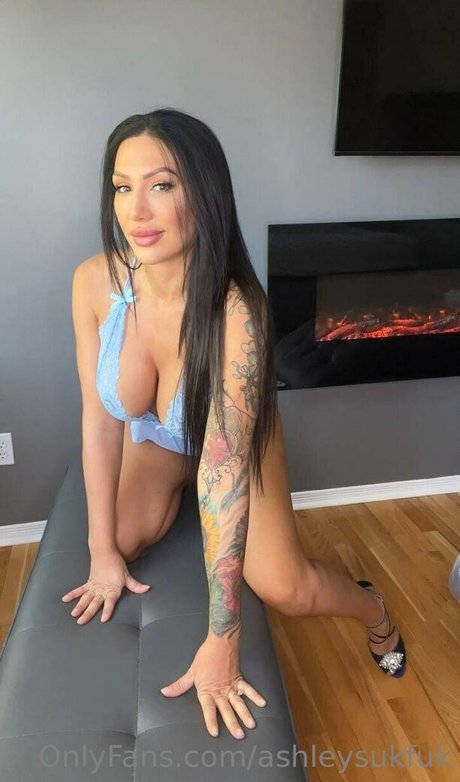 Foto di nudo di fuga di OnlyFans di Ashley Suk Fuk